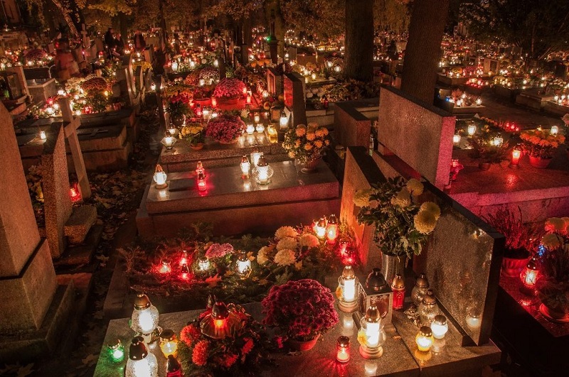 All-Souls-Day-in-the-Czech-Republic-via-Tres-Bohemes