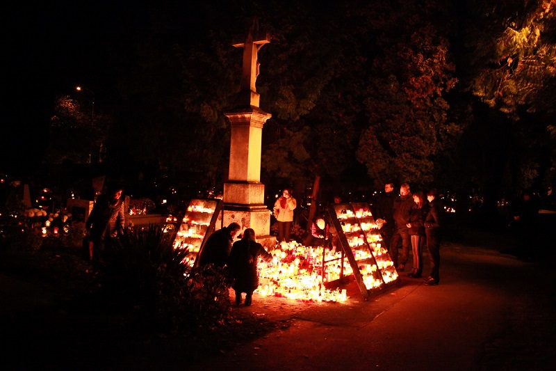 All-Souls-Day-in-the-Czech-Republic-via-Tres-Bohemes