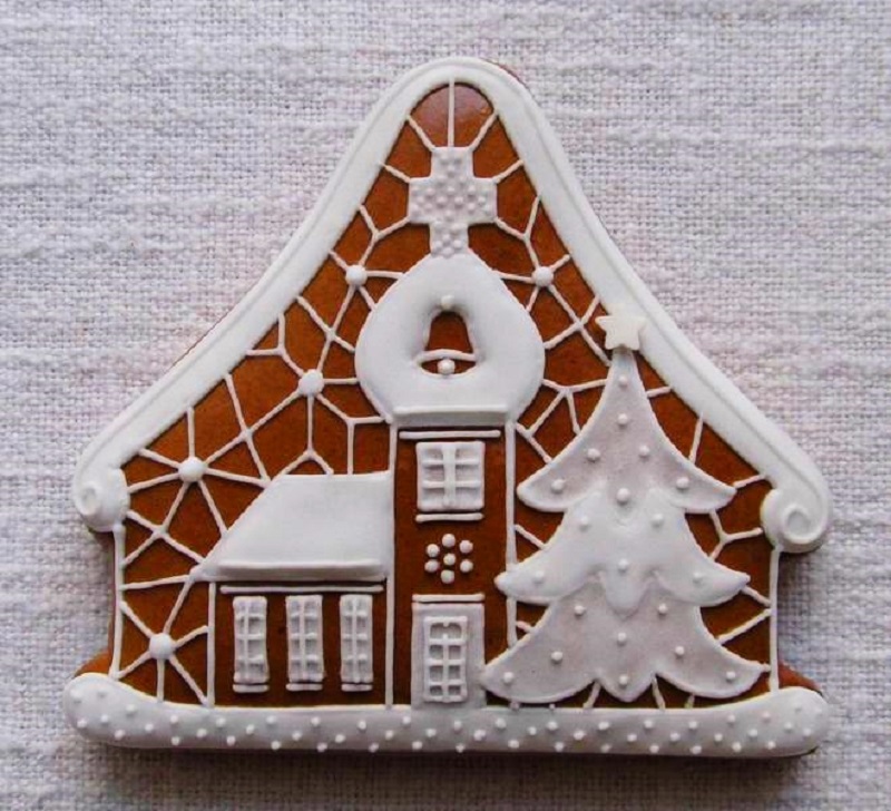 czech-gingerbread-house-cookie