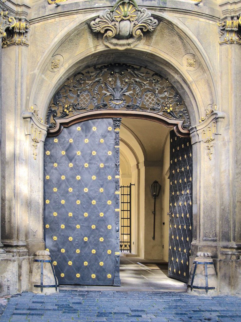 The-Doors-Of-Prague-Tres-Bohemes-14