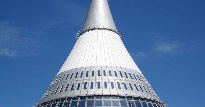 The-Ještěd-Tower-Tres-Bohemes-3