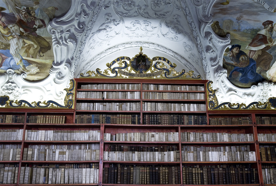 Strahov-Monastery-Tres-Bohemes-2