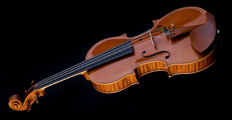 The-Violin-Makers-of-Luby-Tres-Bohemes-6