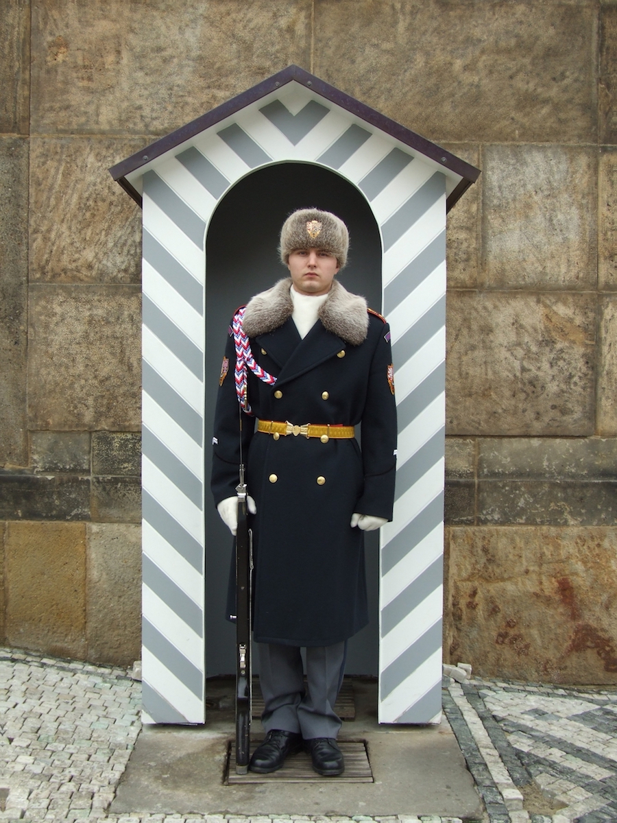 Castle-Guard-Uniform-Tres-Bohemes-4