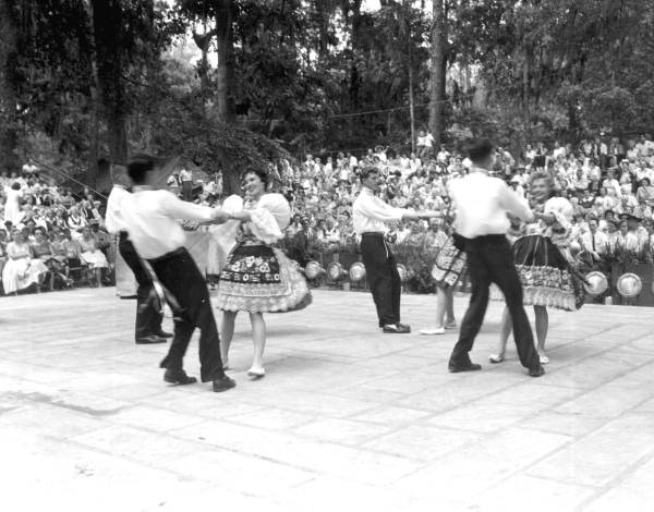 Czechs-in-Florida-Masaryktown-Florida-Folk-Festival-Czechoslovaks