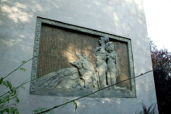 Šaloun's Villa or Šalounova Vila