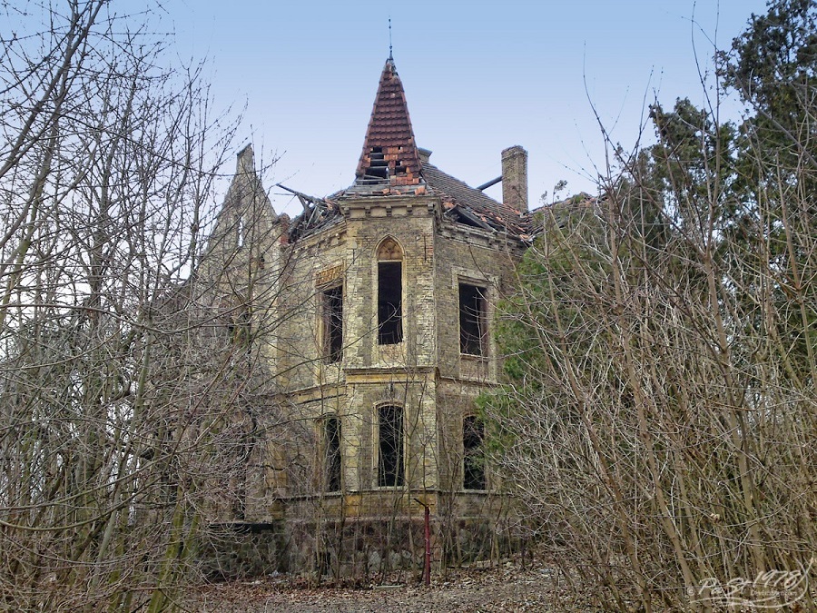 Abandoned Pfaffenhof Mansion Near the Richard Factory Complex, Litoměřice