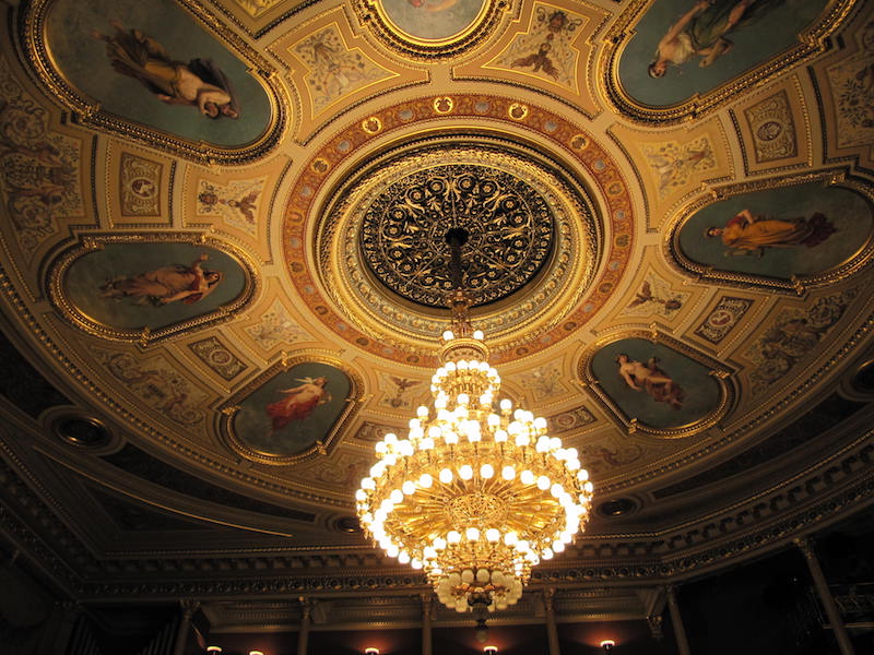 The-Story-Behind-the-Ceiling-of-the-National-Theater-Tres-Bohemes-2