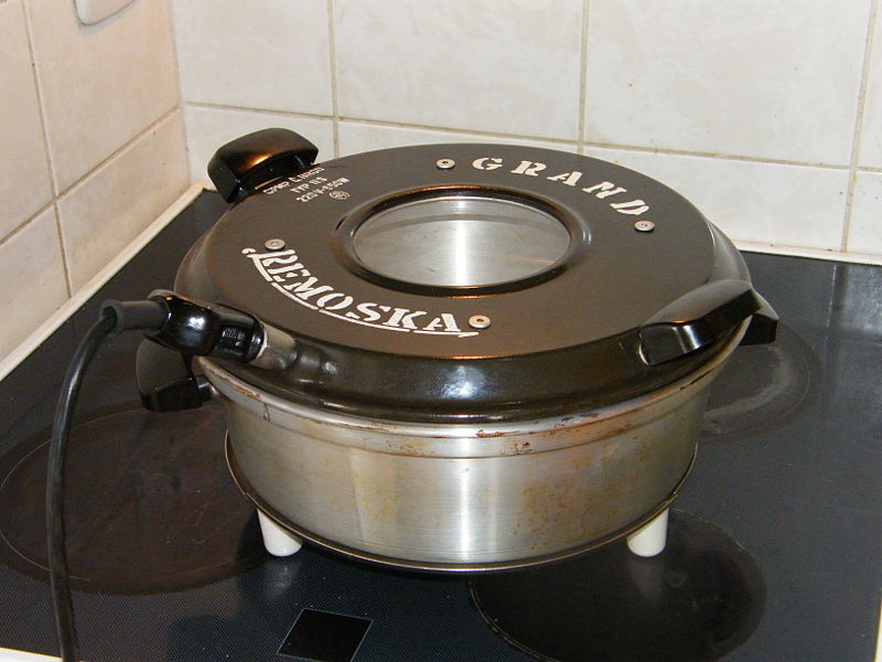 Cooking in a Czech Remoska