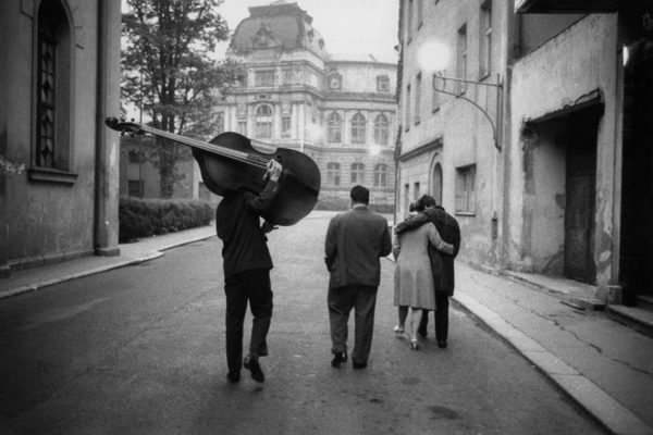 Photo Lens: Marc Riboud's Prague