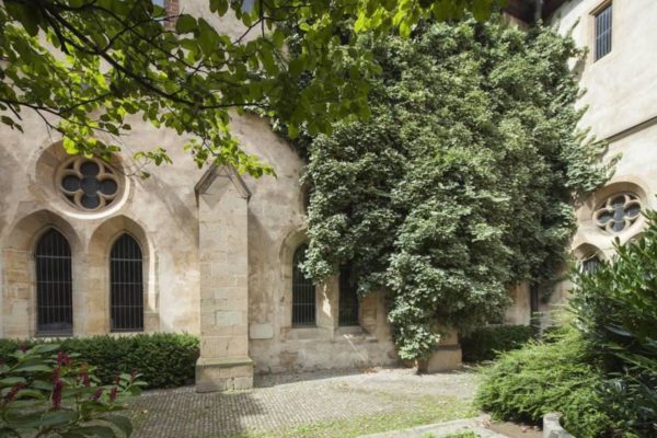 The-Oldest-Gothic-Building-in-Prague-Everything-Czech-By-Tres-Bohemes-5