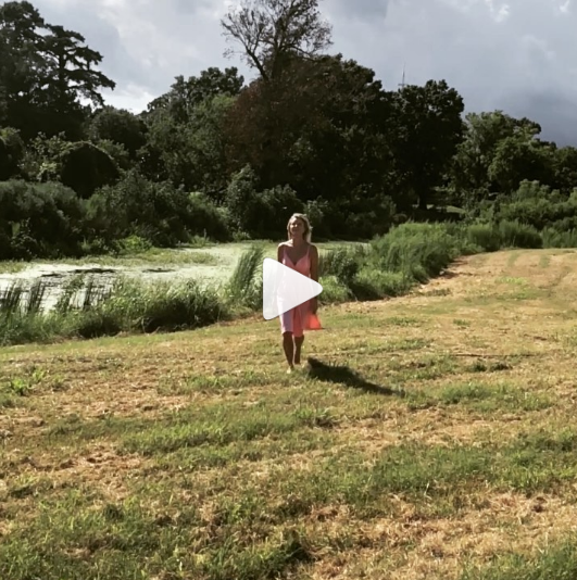 Paulina Porizkova and the pink Gap dress