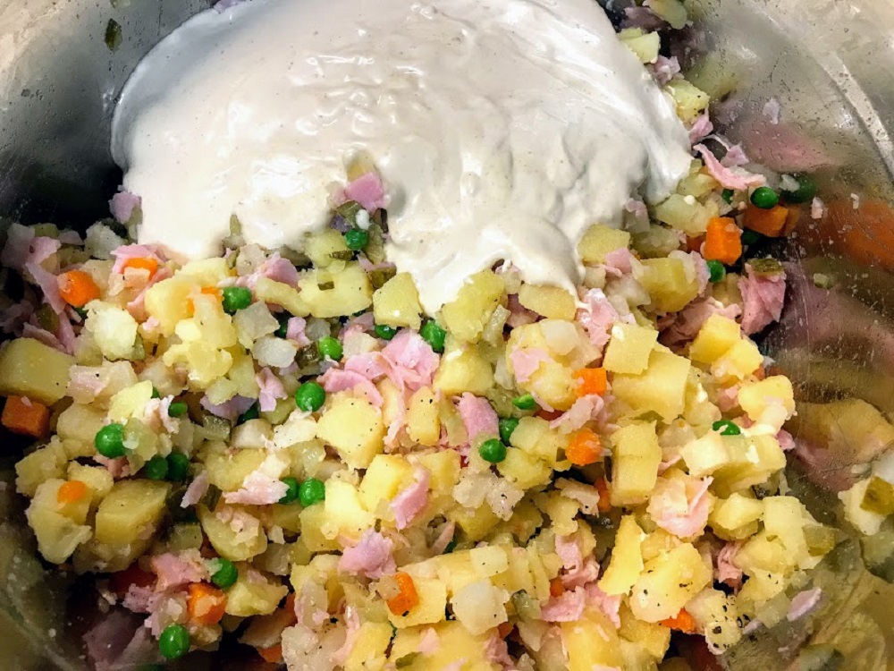 Czech retro potato salad