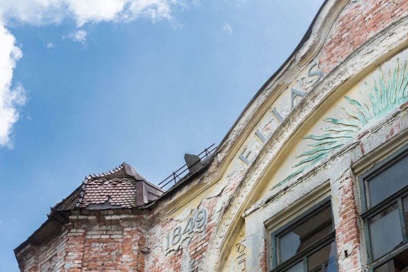 Forgotten History of Elias Glassworks