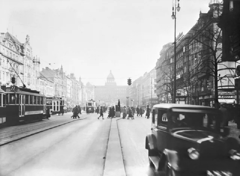 trams on Wenceslas Square