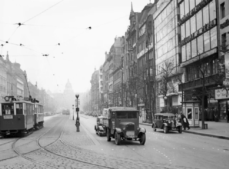 trams on Wenceslas Square