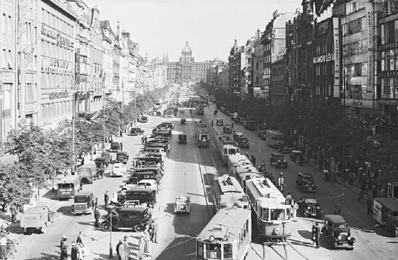 trams on Wenceslas Square