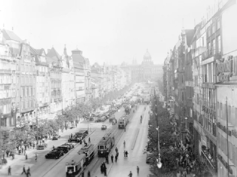 trams on Wenceslas Square