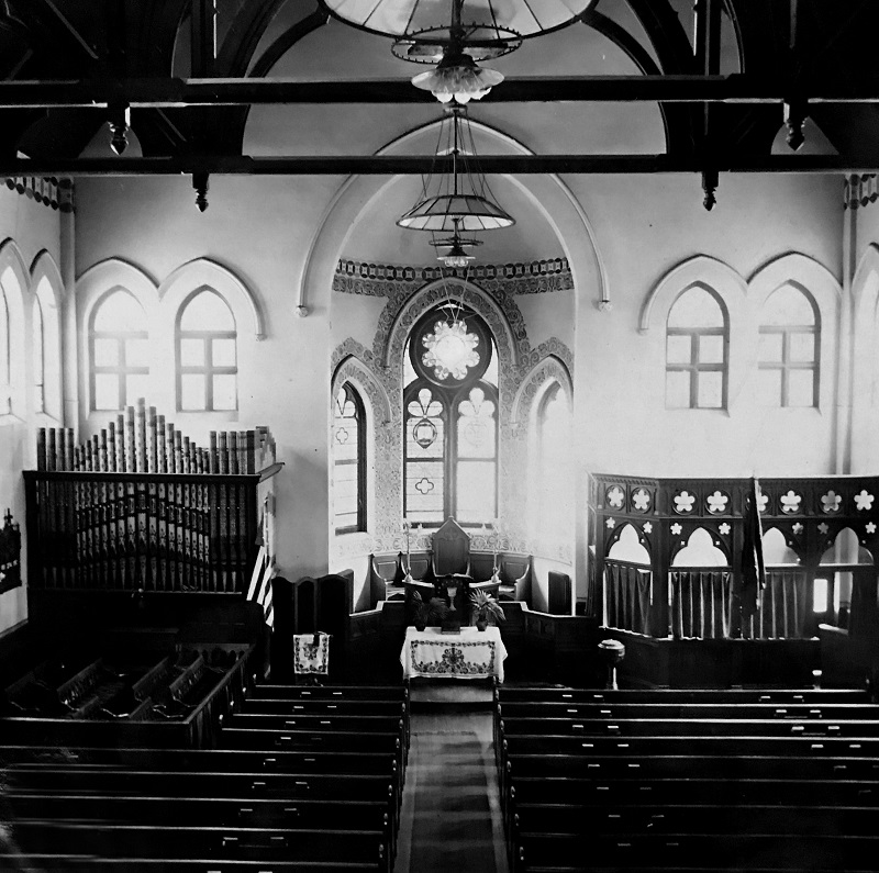 Czechs in the Big Apple - Jan Hus Church from inside