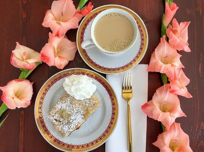 TresBohemes Czech Apple Strudel Recipe